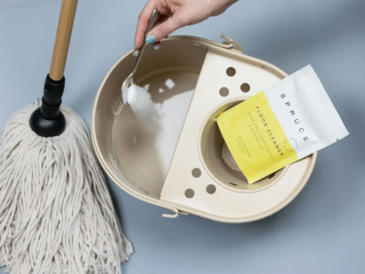 Proces: echipament profesional în lucru, cadru apropiat, fotografie ilustrativă